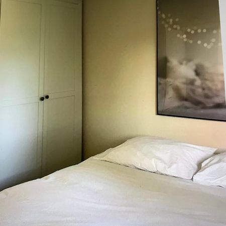 Sentrumsnaer Kjellerleilighet, Naer Sykehus Og Hogskole, Parkering Haugesund Ngoại thất bức ảnh