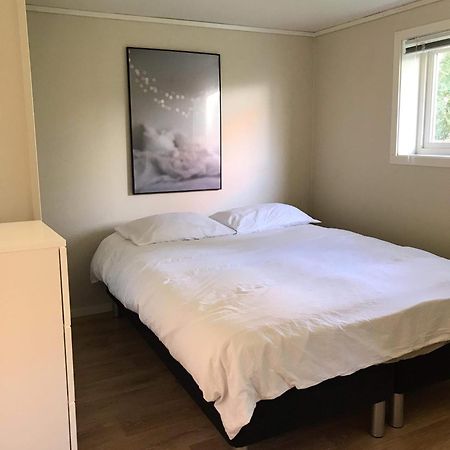 Sentrumsnaer Kjellerleilighet, Naer Sykehus Og Hogskole, Parkering Haugesund Ngoại thất bức ảnh